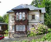 Villa im Sommer